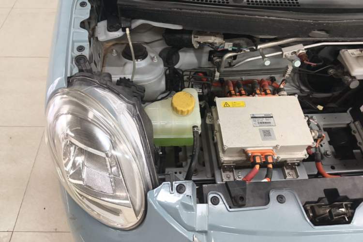 Used LINGBOX 2021 Chocolate Lid Series – Wang Zhaojun Edition Engine Bay Right