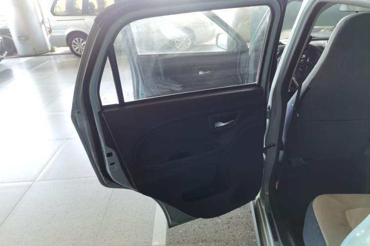 Used LINGBOX 2021 – Lady Wanyan Edition Left Rear Door Interior