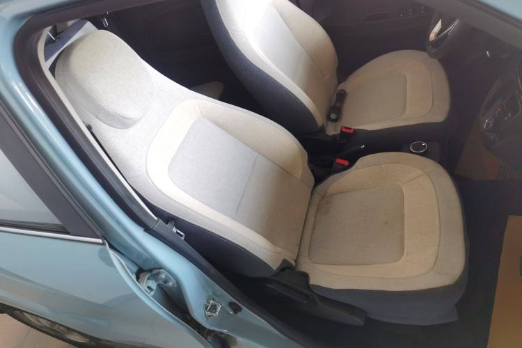 Used LINGBOX 2021 – Lady Wanyan Edition Right Front Seat