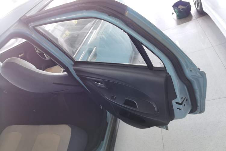 Used LINGBOX 2021 – Lady Wanyan Edition Right Rear Door Interior