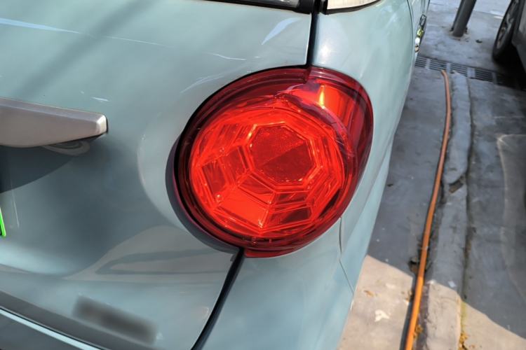 Used LINGBOX 2021 Comfort Edition Right Rear Taillight