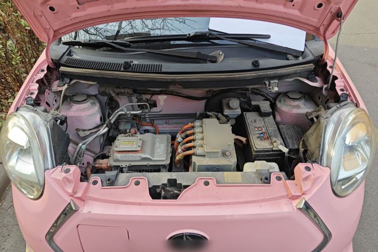 Used LINGBOX 2021 – Lady Wanyan Edition Engine Bay