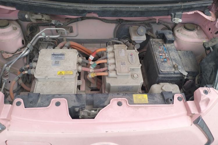 Used LINGBOX 2021 Comfort Edition Engine Bay