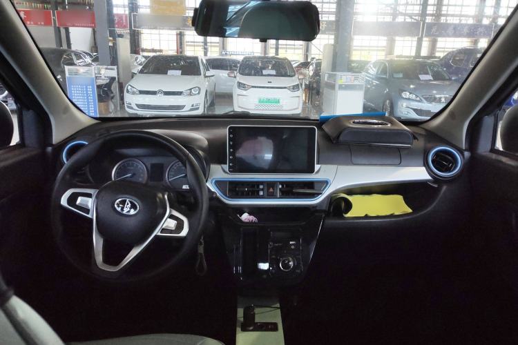 Used LINGBOX 2021 – Cai Wenji Edition Center Console