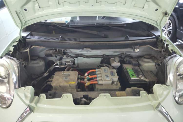 Used LINGBOX 2021 – Cai Wenji Edition Engine Bay