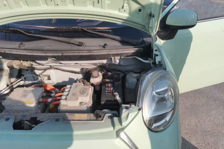 Used LINGBOX 2021 – Cai Wenji Edition Engine Bay Left