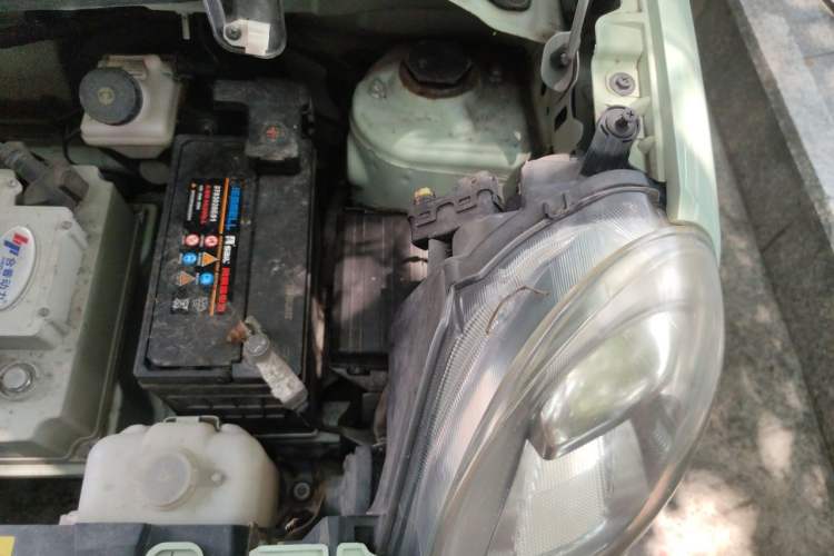 Used LINGBOX 2021 Chocolate Lid Series – Cai Wenji Edition Engine Bay Left