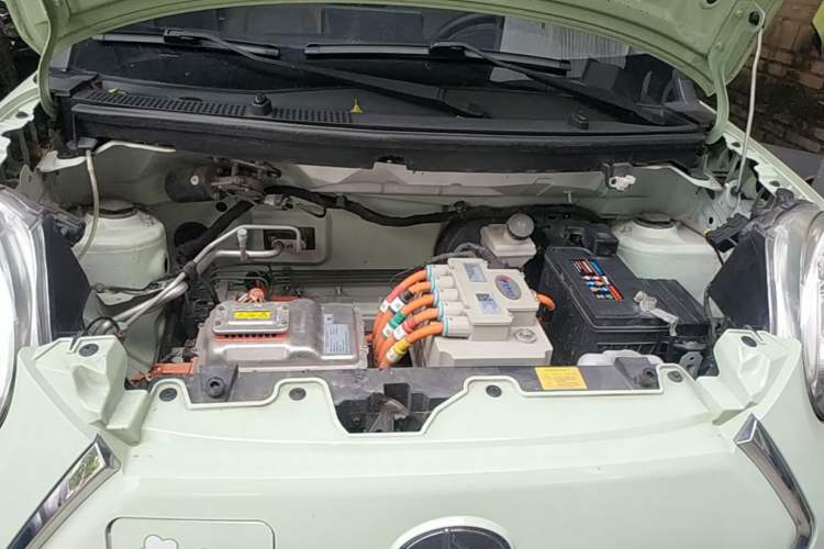 Used LINGBOX 2021 Chocolate Lid Series – Lady Wang Wan'er Edition Engine Bay