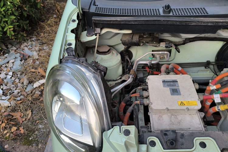 Used LINGBOX 2021 – Cai Wenji Edition Engine Bay Right