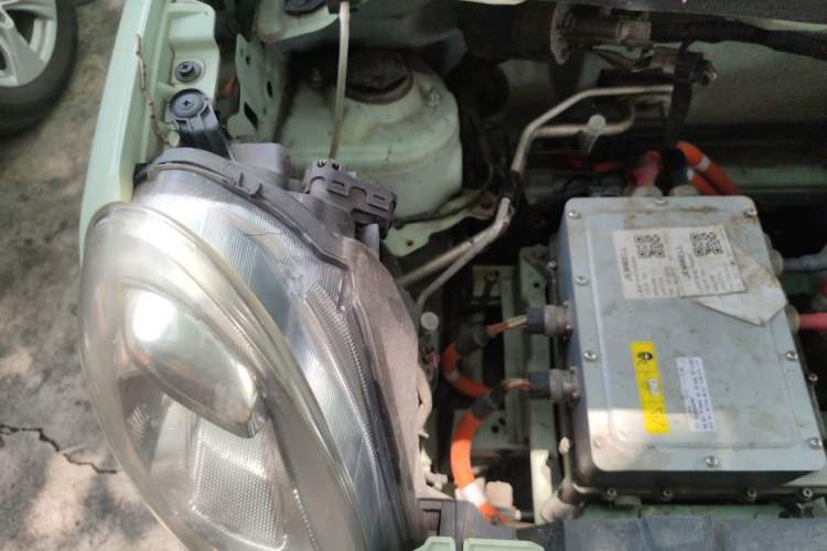 Used LINGBOX 2021 Chocolate Lid Series – Cai Wenji Edition Engine Bay Right
