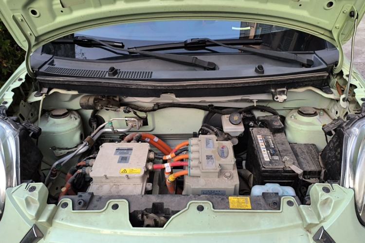 Used LINGBOX 2021 – Cai Wenji Edition Engine Bay