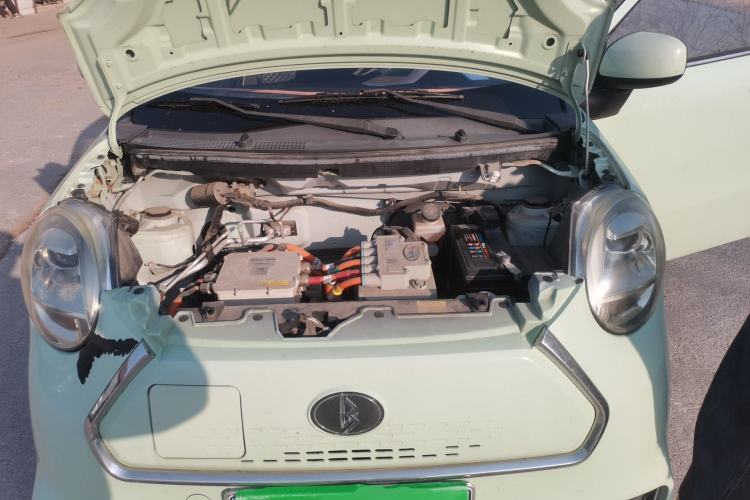 Used LINGBOX 2021 – Cai Wenji Edition Engine Bay