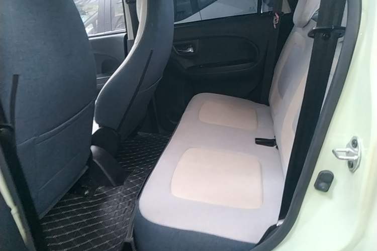 Used LINGBOX 2021 Chocolate Lid Series – Lady Wang Wan'er Edition Left Rear Seat
