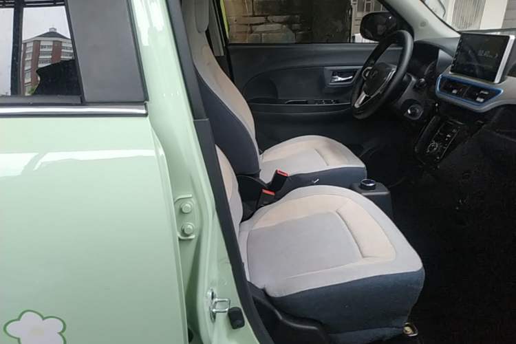 Used LINGBOX 2021 Chocolate Lid Series – Lady Wang Wan'er Edition Right Front Seat