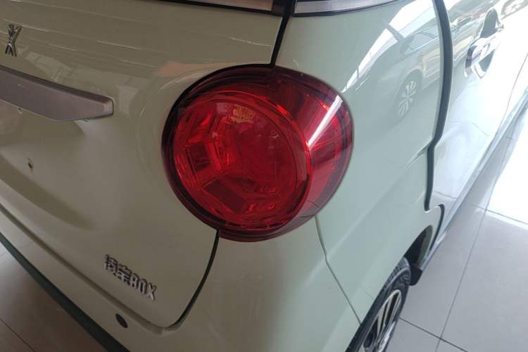Used LINGBOX 2021 – Lady Wanyan Edition Right Rear Taillight