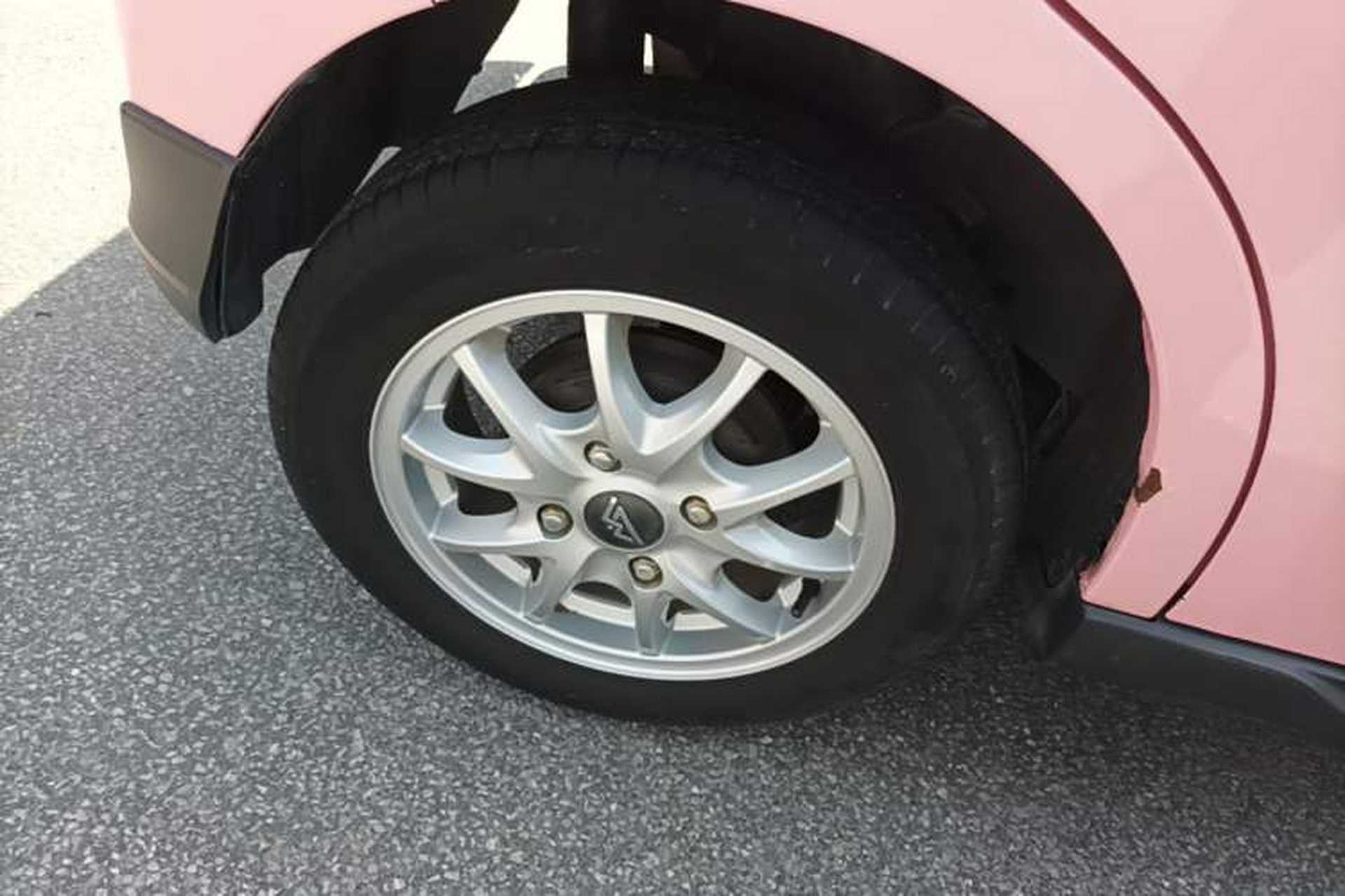 Used LINGBOX 2021 Milk Foam Style Cai Wenji Edition Right Rear Wheel Hub