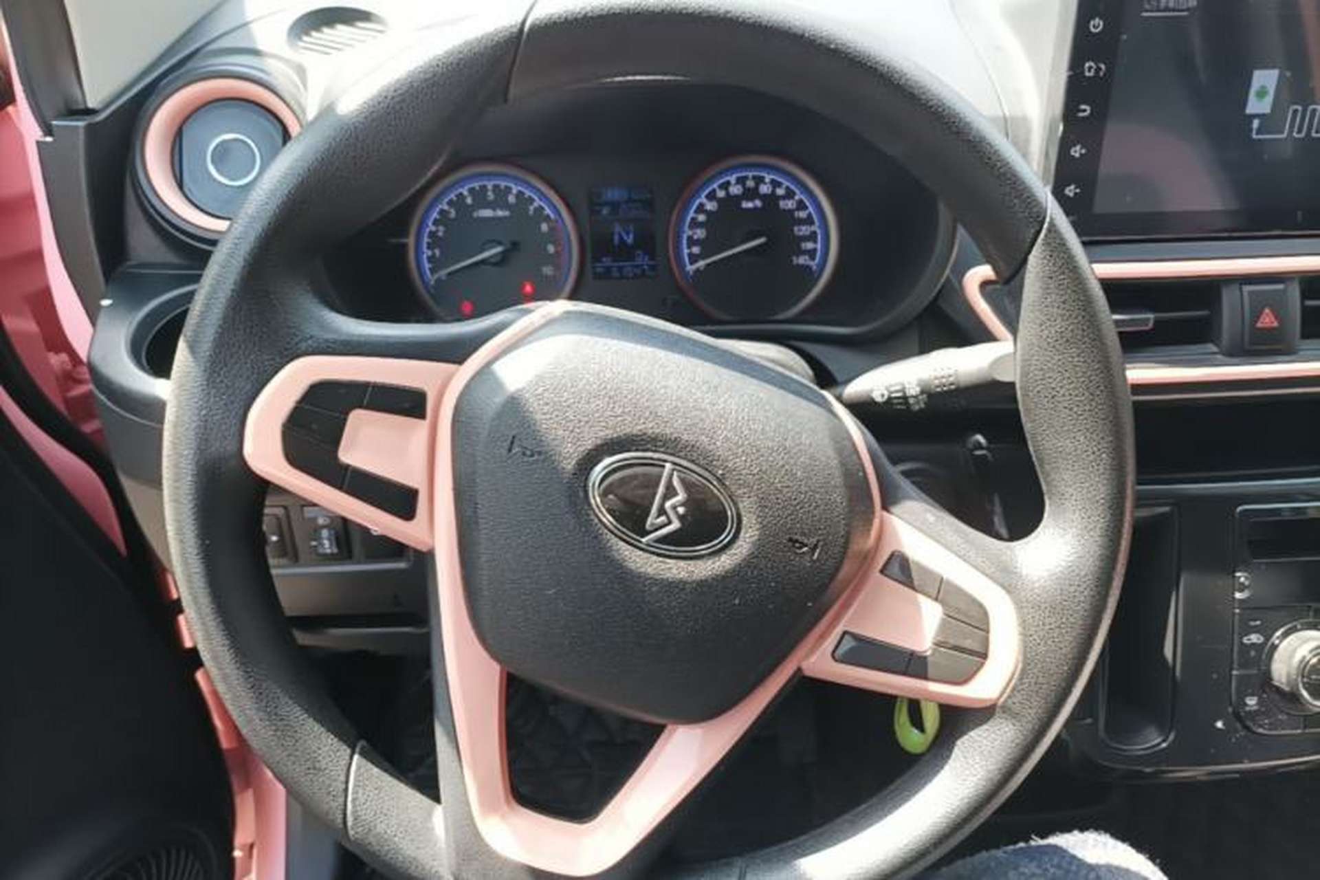 Used LINGBOX 2021 Milk Foam Style Cai Wenji Edition Steering Wheel