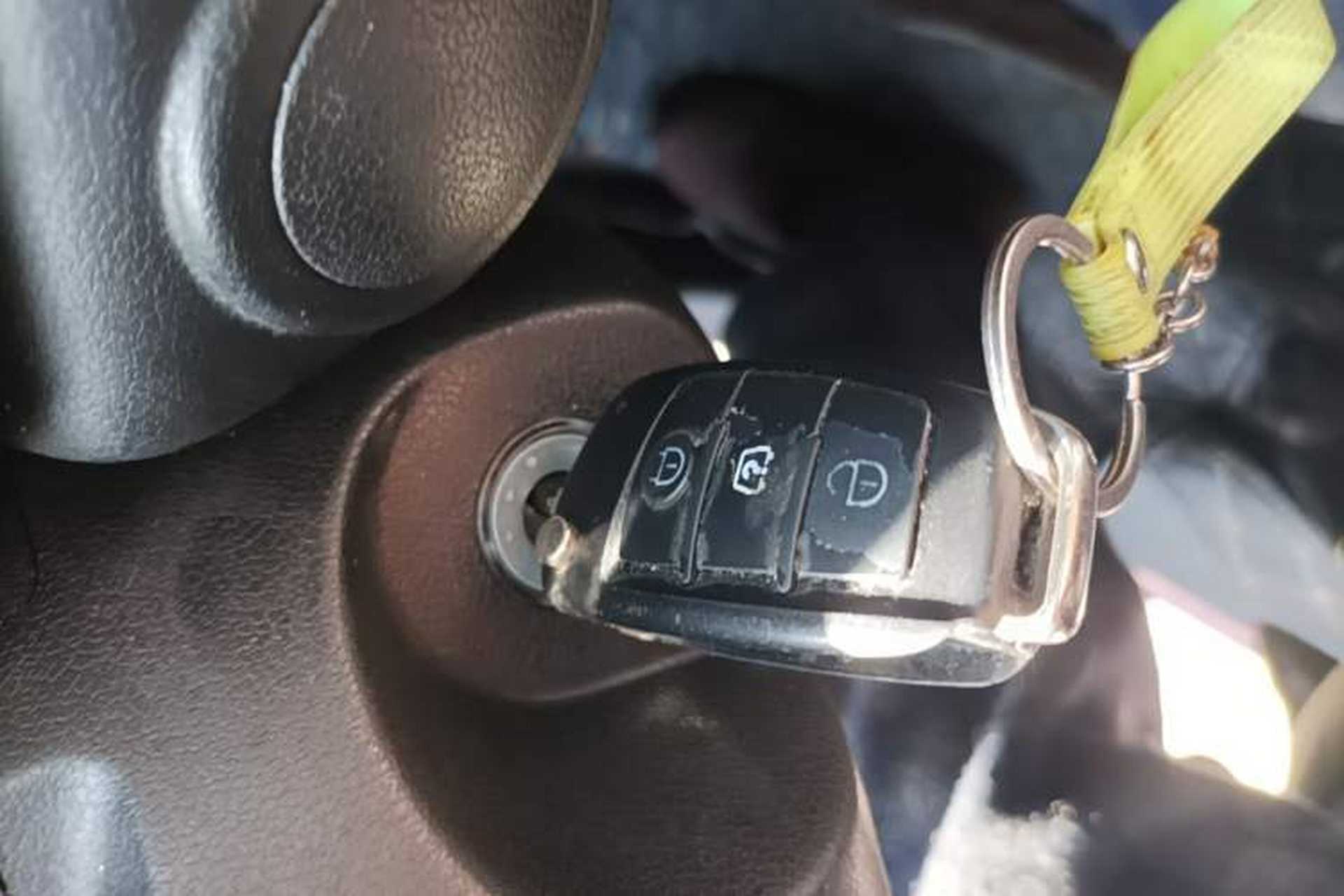 Used LINGBOX 2021 Milk Foam Style Cai Wenji Edition Vehicle Key
