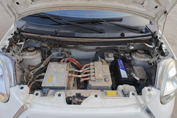 Used LINGBOX 2021 – Cai Wenji Edition Engine Bay