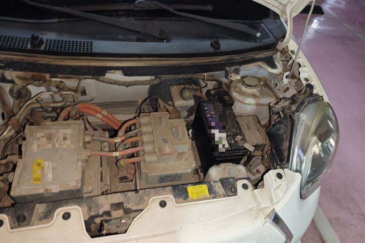 Used LINGBOX 2021 – Cai Wenji Edition Engine Bay Left