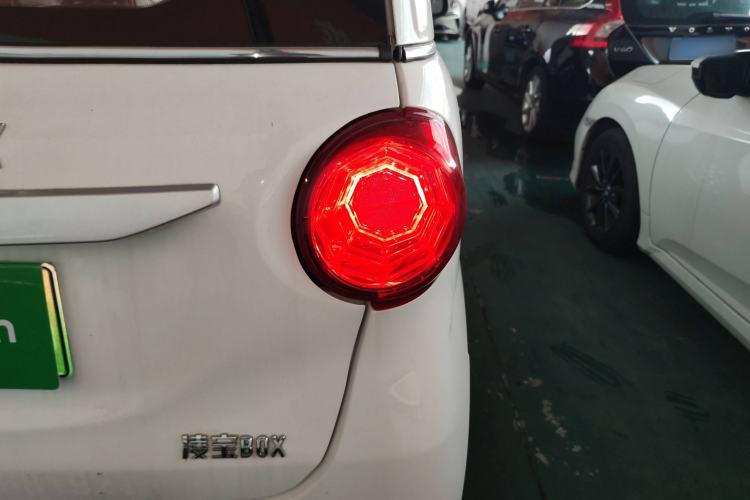 Used LINGBOX 2021 Comfort Edition Exterior 6