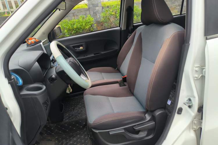 Used LINGBOX 2021 Comfort Edition Left Front Seat