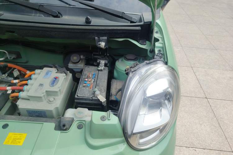 Used LINGBOX 2022 - Cai Wenji Edition Engine Bay Left