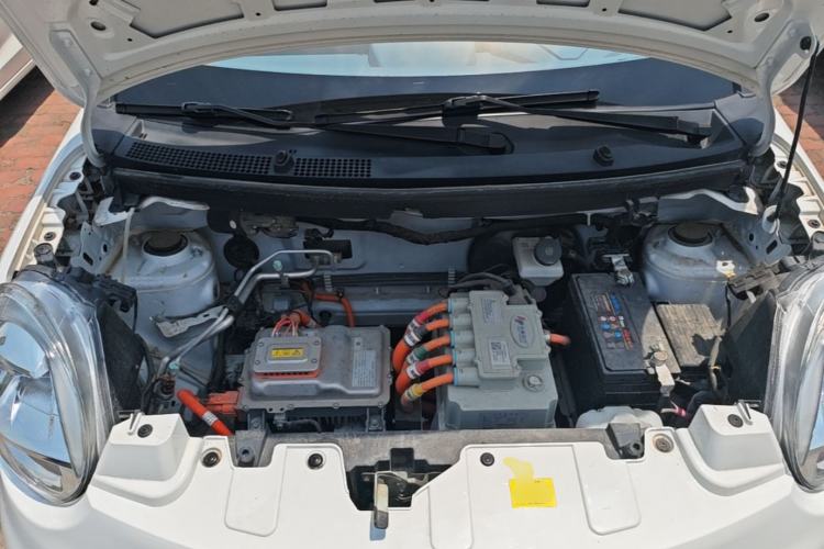 Used LINGBOX 2022 - Cai Wenji Edition Engine Bay