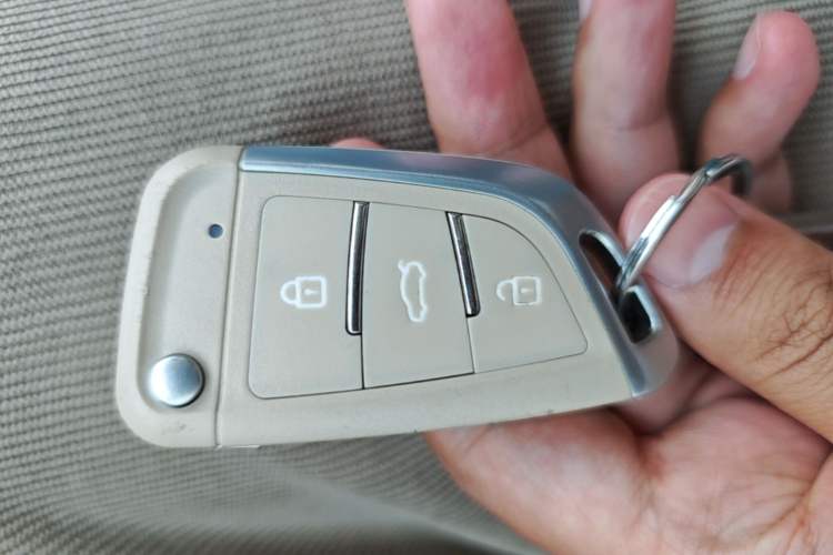Used LINGBOX 2022 - Cai Wenji Edition Vehicle Key