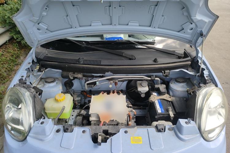 Used LINGBOX 2023 – Cai Wenji Edition Engine Bay