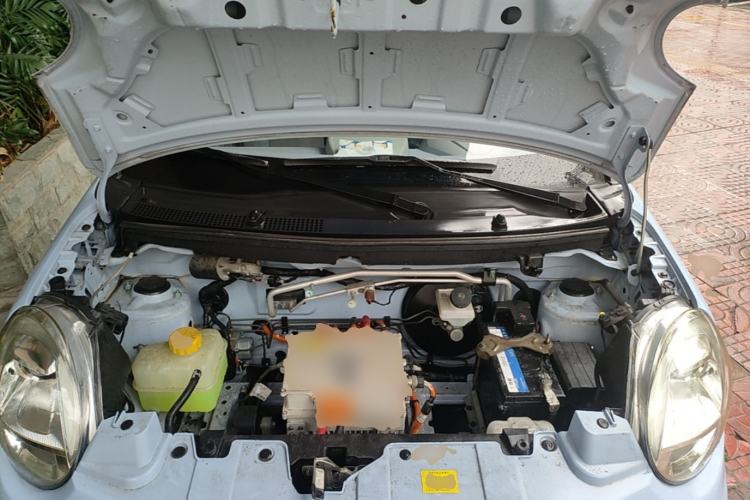 Used LINGBOX 2023 – Cai Wenji Edition Engine Bay