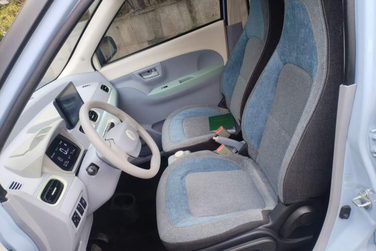 Used LINGBOX 2023 – Cai Wenji Edition Left Front Seat