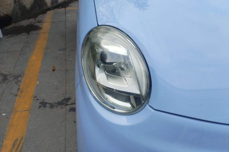 Used LINGBOX 2023 – Cai Wenji Edition Right Front Headlight