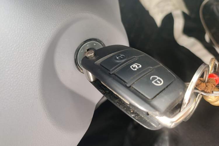 Used LINGBOX 2023 – Cai Wenji Edition Vehicle Key