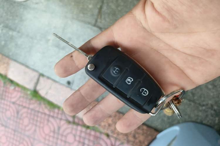 Used LINGBOX 2023 – Cai Wenji Edition Vehicle Key