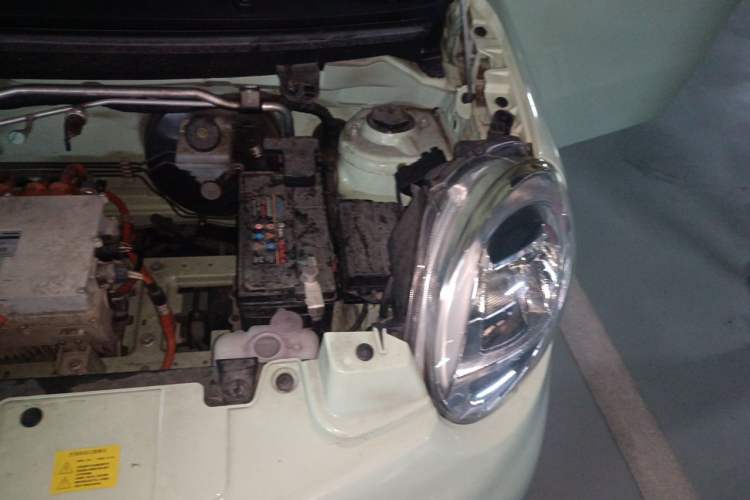 Used LINGBOX 2023 – Cai Wenji Edition Engine Bay Left
