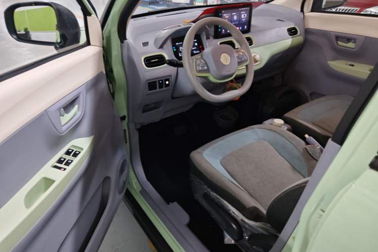 Used LINGBOX 2023 – Cai Wenji Edition Left Front Seat