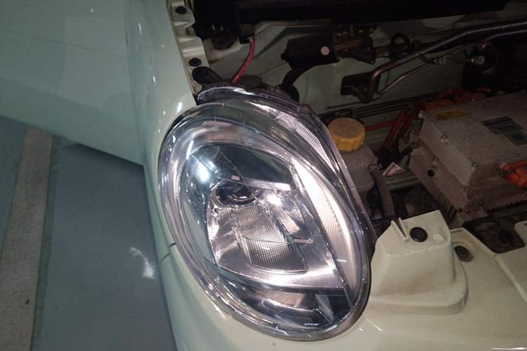 Used LINGBOX 2023 – Cai Wenji Edition Right Front Headlight