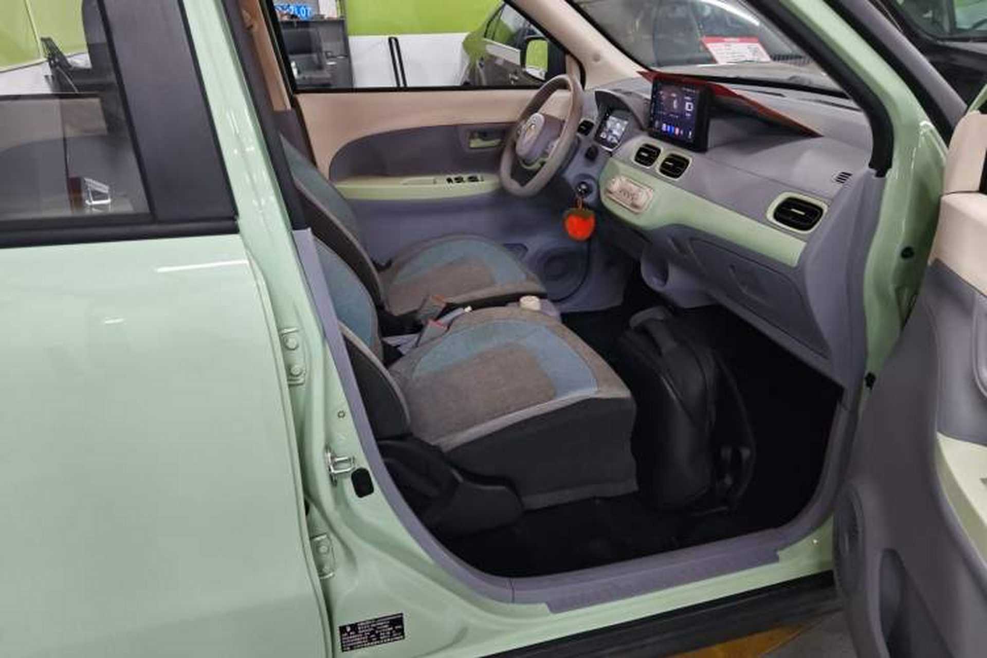 Used LINGBOX 2023 – Cai Wenji Edition Right Front Seat