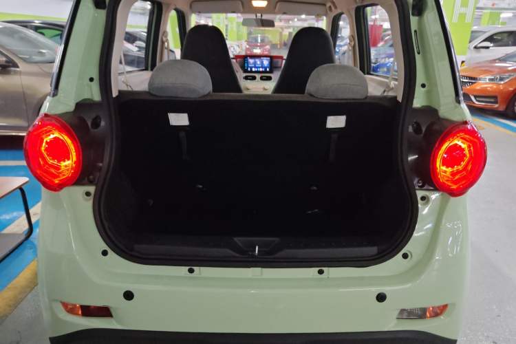 Used LINGBOX 2023 – Cai Wenji Edition Trunk