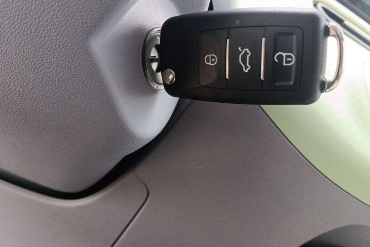 Used LINGBOX 2023 – Cai Wenji Edition Vehicle Key