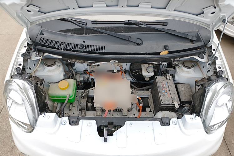 Used LINGBOX 2023 – Cai Wenji Edition Engine Bay