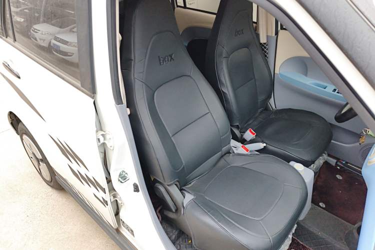 Used LINGBOX 2023 – Cai Wenji Edition Right Front Seat