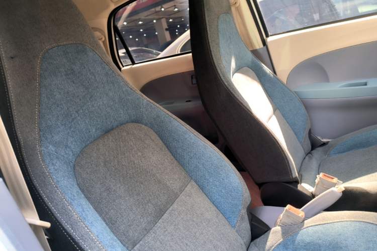 Used LINGBOX 2023 – Cai Wenji Edition Right Front Seat