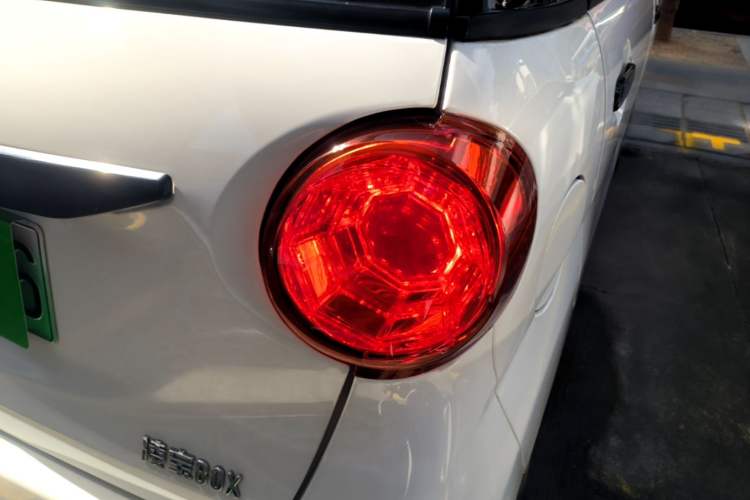Used LINGBOX 2023 – Cai Wenji Edition Right Rear Taillight