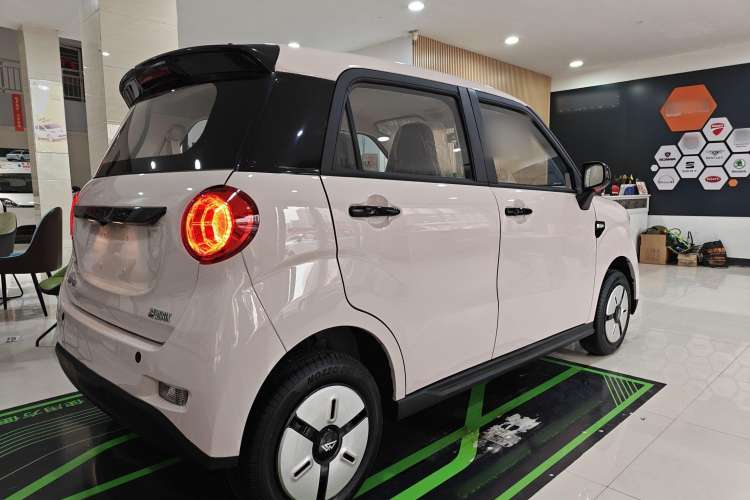 Used LINGBOX 2025 140km Lime Edition Exterior 3