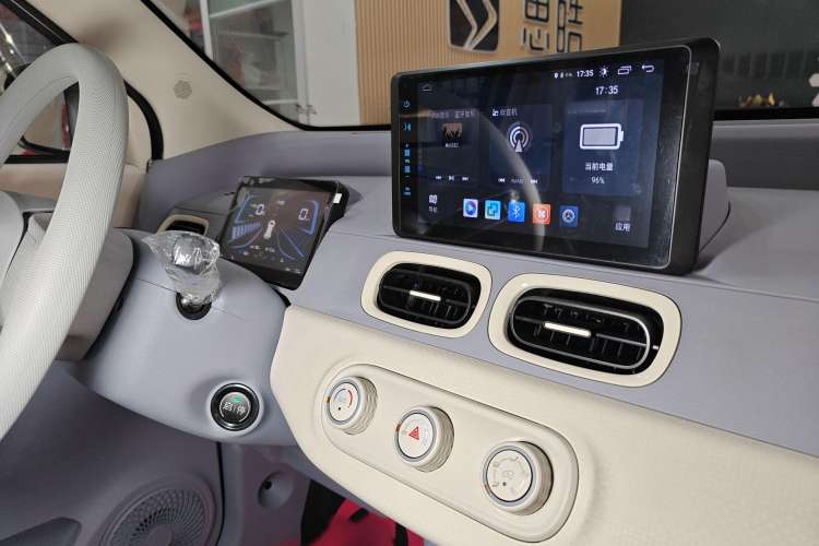 Used LINGBOX 2025 140km Lime Edition Interior 4