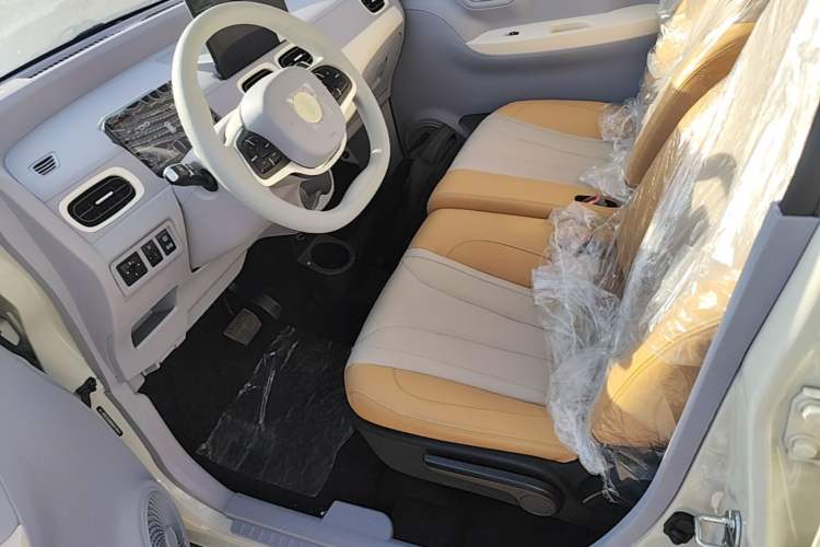 Used LINGBOX 2025 210km Honey Pomelo Pro Edition Left Front Seat
