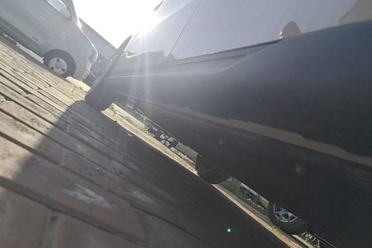 Used LINGBOX 2025 210km Honey Pomelo Pro Edition Left Side Sill