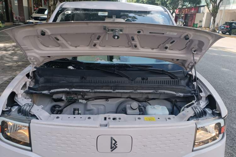 Used LINGBOX uni 2022 Mildly Sweet Edition Engine Bay